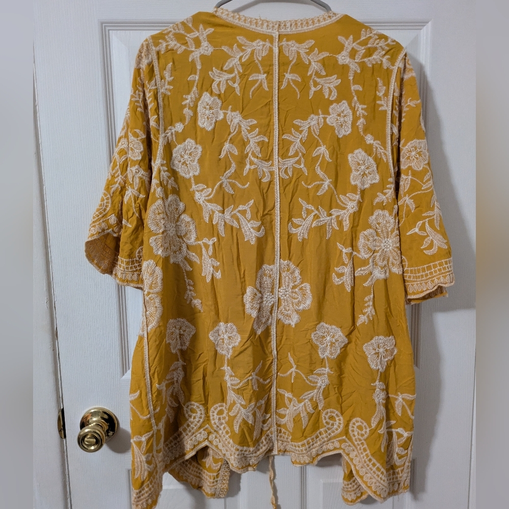 NWT Kindred Plus Embroidered Kimono Top - Picture 7 of 8